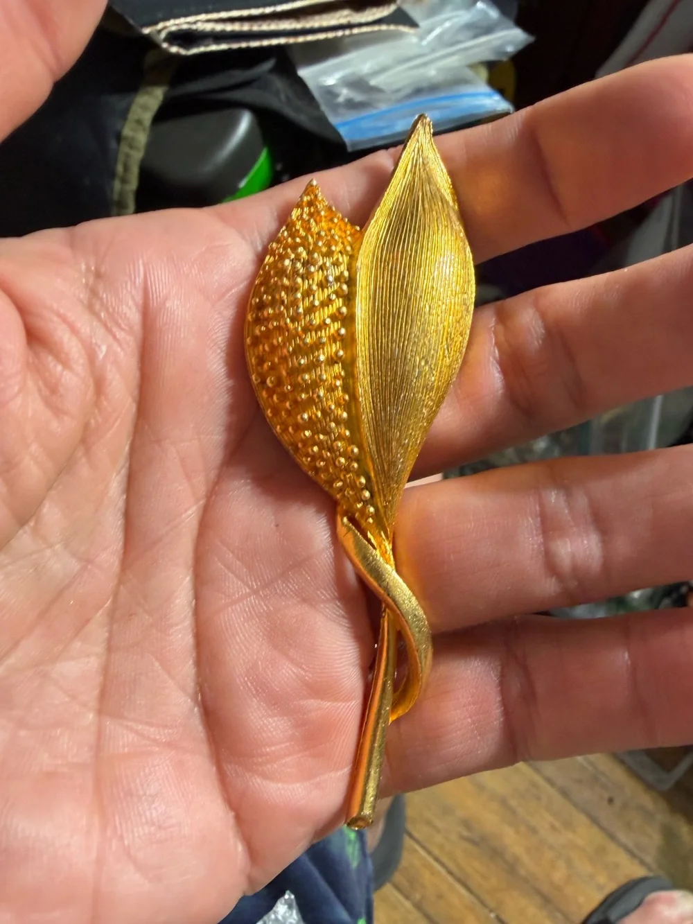 Vintage Gold Tone Leaf Brooch